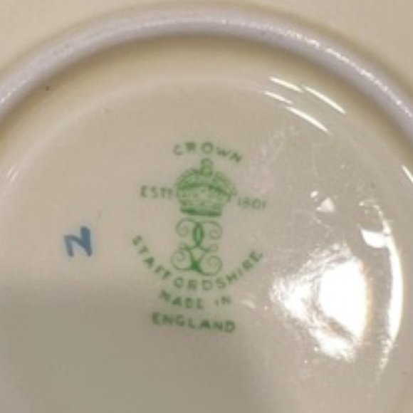 Vintage Crown Staffordshire English Bone China Cup and Saucer -Perfect Condition - Picture 4 of 5